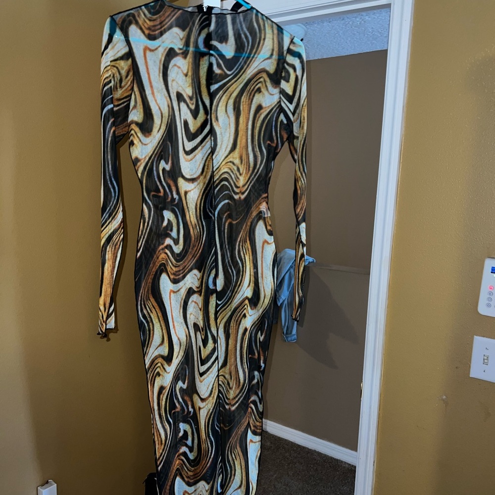 MIDI dress pretty long brand new never worn